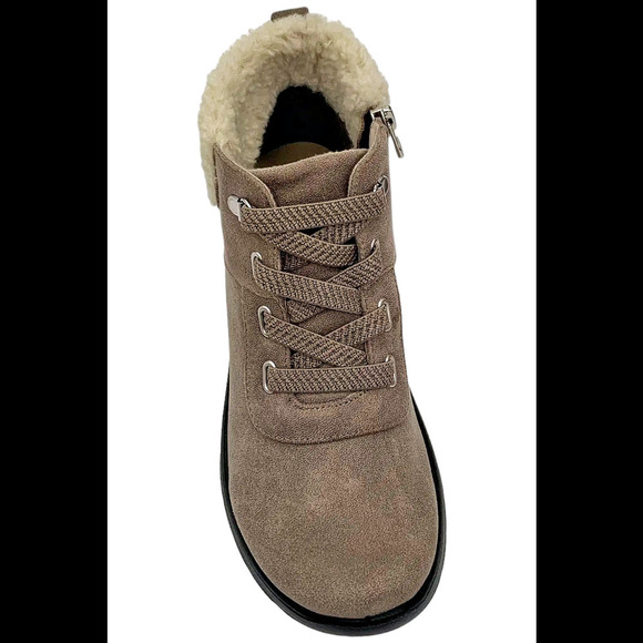 Bzees Women's Garner Machine Washable Shearling Ankle Bootie Latte - Wide - Picture 2 of 3
